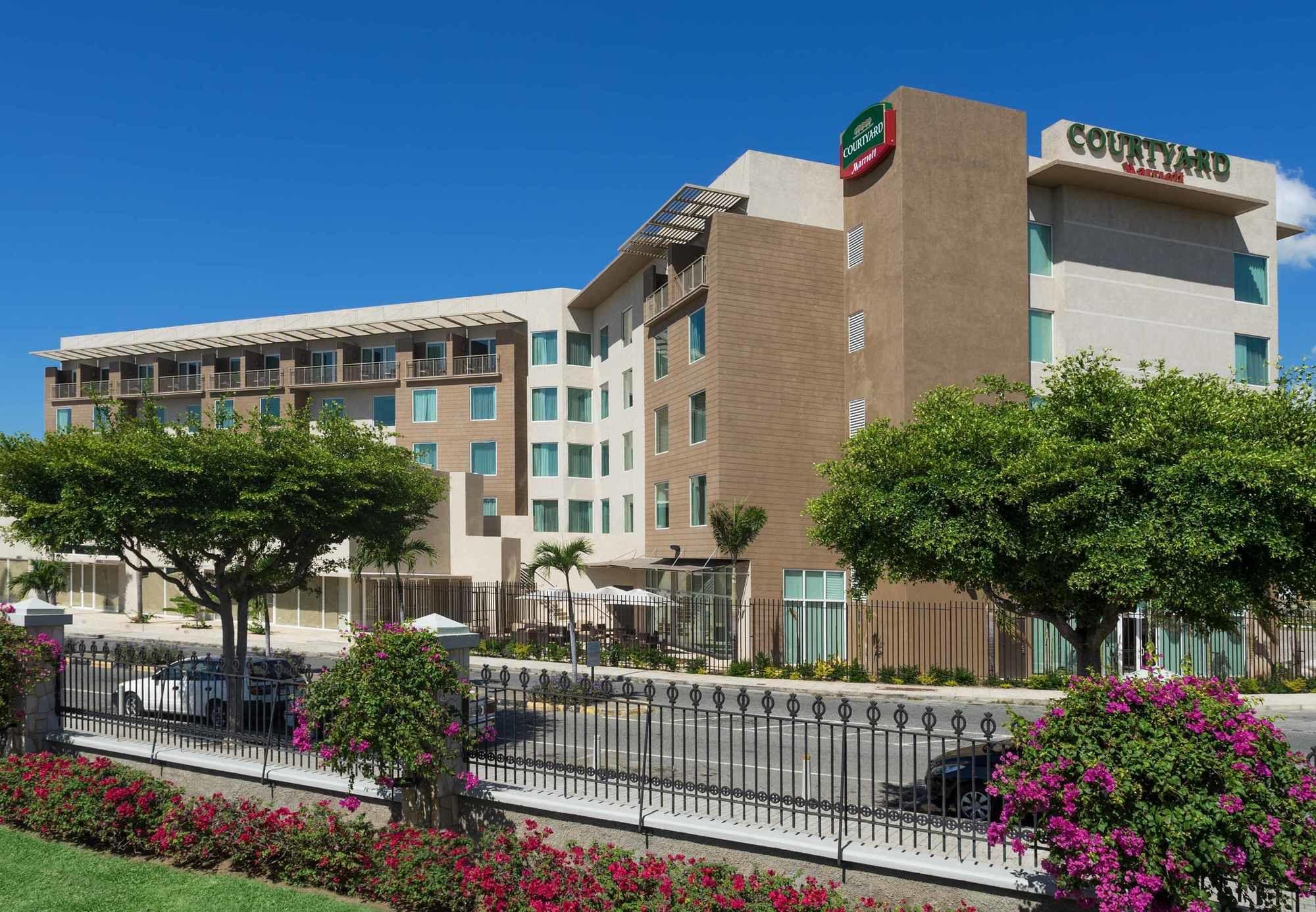 Courtyard By Marriott Kingston, Jamaica Hotel Exterior foto
