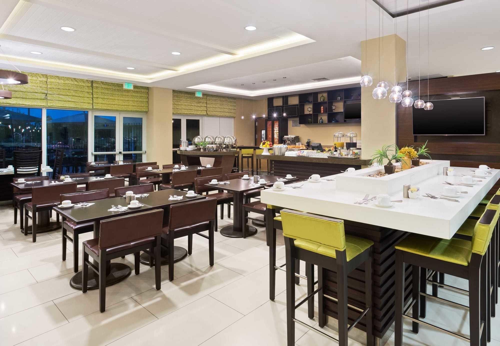 Courtyard By Marriott Kingston, Jamaica Hotel Exterior foto