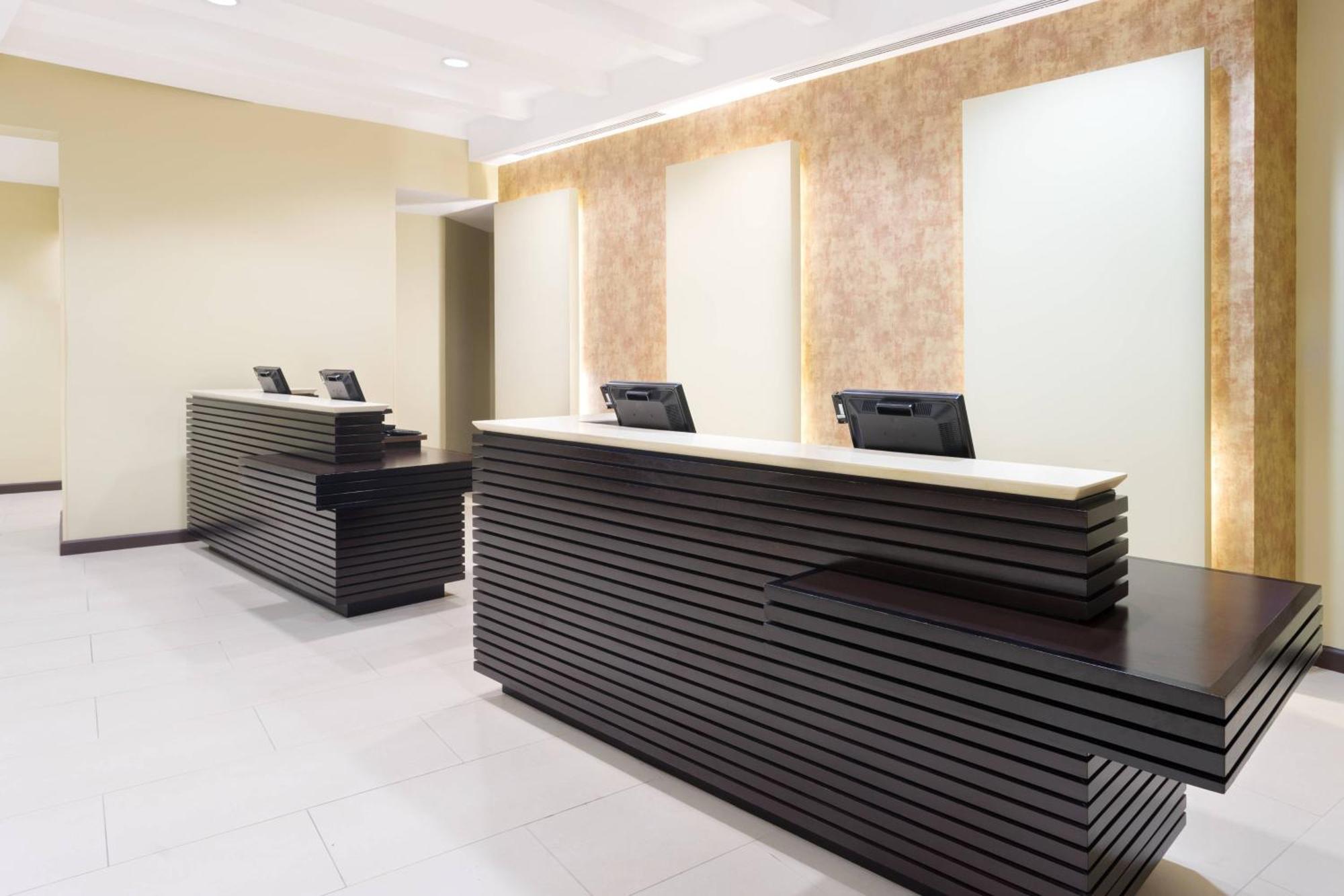 Courtyard By Marriott Kingston, Jamaica Hotel Exterior foto