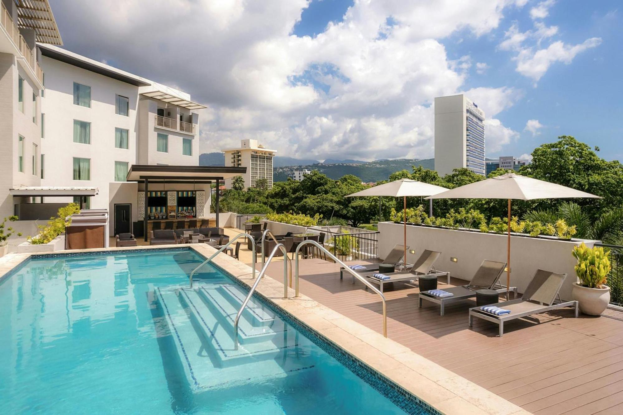 Courtyard By Marriott Kingston, Jamaica Hotel Exterior foto